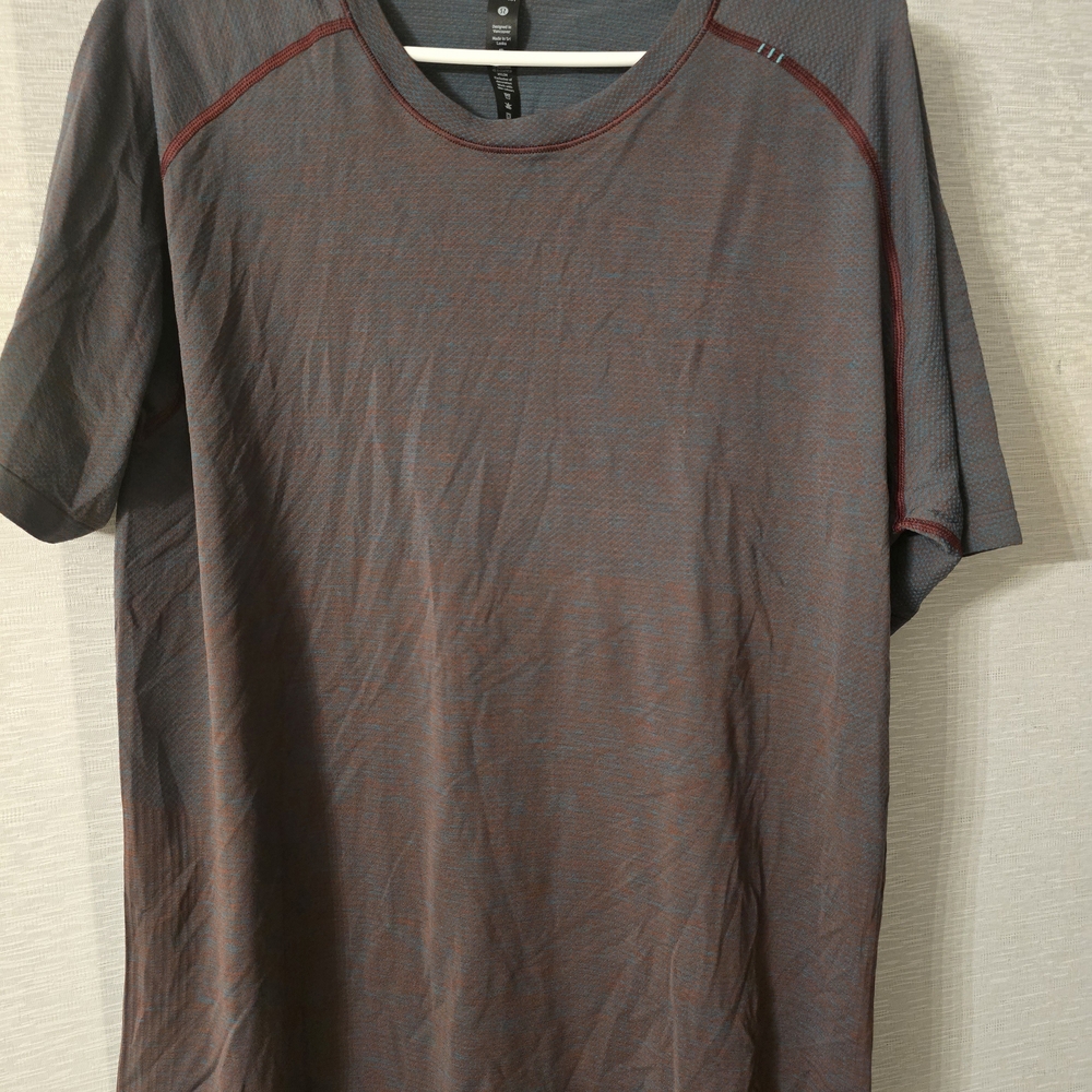 Lululemon Athletica Gray Short Sleeve Tee